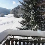 Exclusive Group House In In The Forest Дом отдыха *