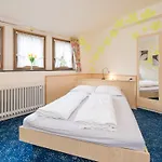Exclusive Group House In In The Forest Holiday home Winterberg
