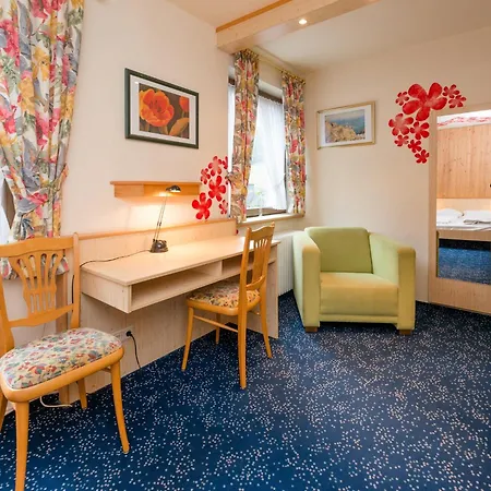 Holiday home Exclusive Group House In In The Forest *