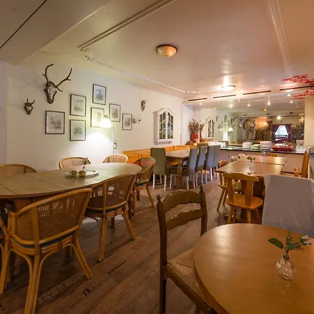 Будинок відпочинку Exclusive Group House In In The Forest *