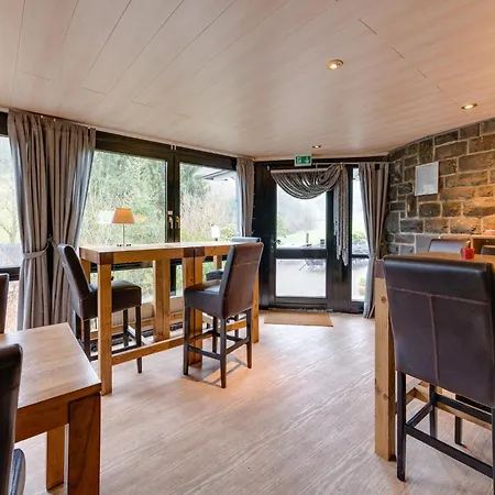 Ferienhaus Exclusive Group House In In The Forest